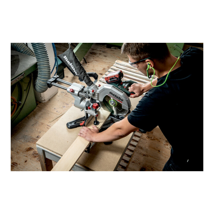 Metabo Akku-Kappsäge KGS 18 LTX BL 254